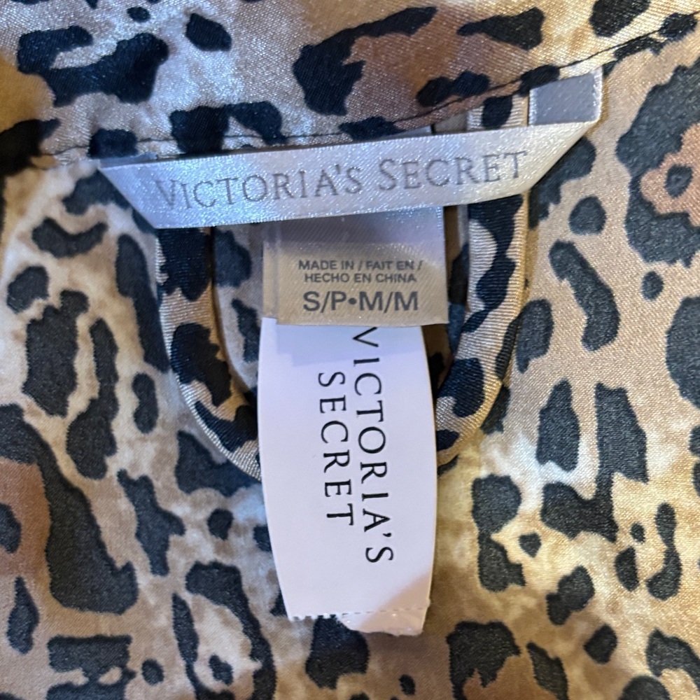 NWT Victoria’s Secret Leopard Print Satin Kimono Satin Robe Size S/M - Picture 6 of 7